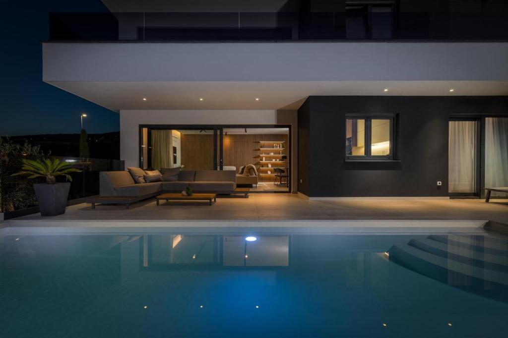 Villa Ameli Apartment With Swimming Pool ริเยกา ภายนอก รูปภาพ